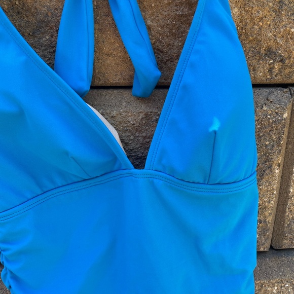 LIKE NEW GAPBODY SWIMTOP - Picture 2 of 4